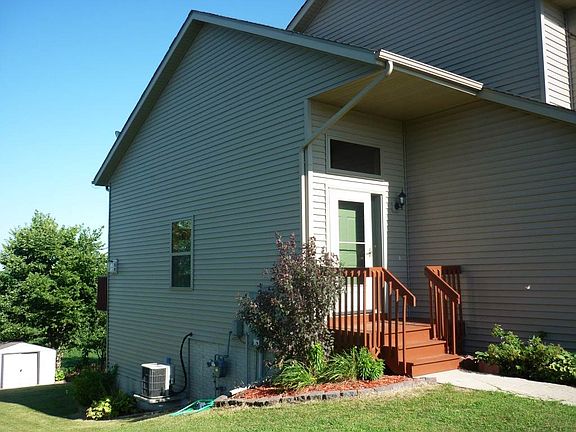 3rd image of 704 Croell Ave