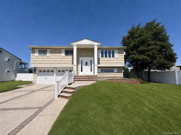 138 Spring Street, Massapequa, NY 11758