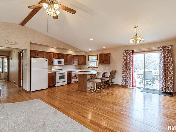 4th image of 803 S 5th St