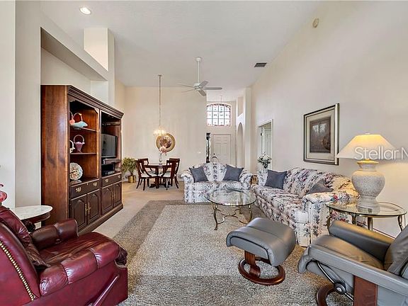 3rd image of 26 High Vista Dr