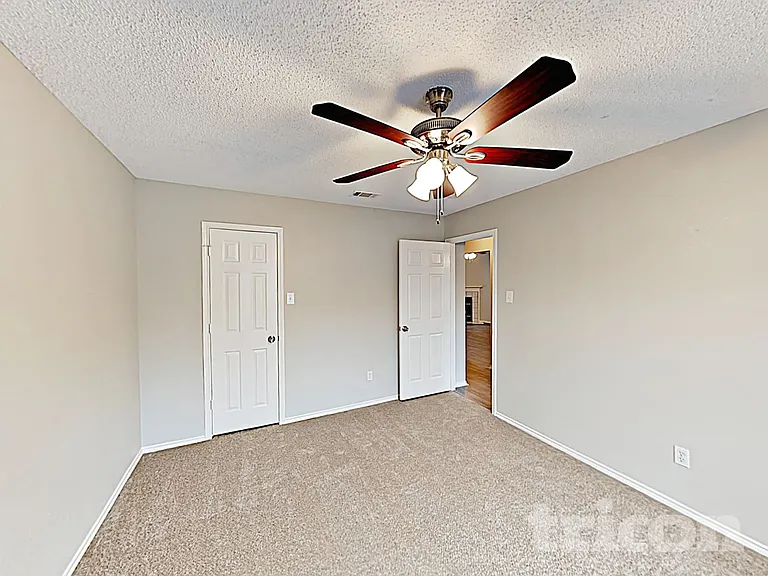206 Briarglen Dr — Photo 12
