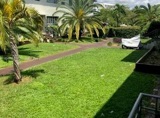 1135 Marseille Dr APT 3, Miami Beach, FL 33141