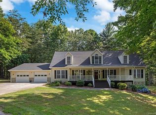 5 Trotters Cir, Asheville, NC 28803
