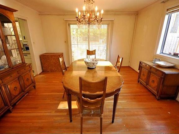 Dining Room/Wood Floors