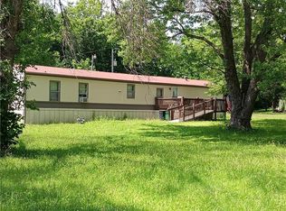 808 N Lyne St, Raymore, MO 64083