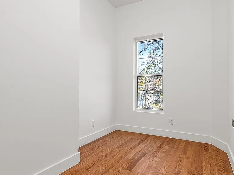 477 Fairview Ave #3L — Photo 13