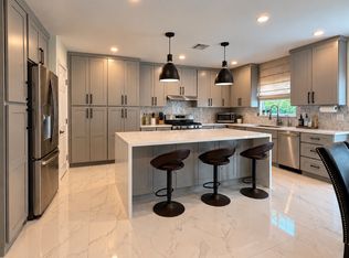 5929 Yarmouth Ave, Encino, CA 91316