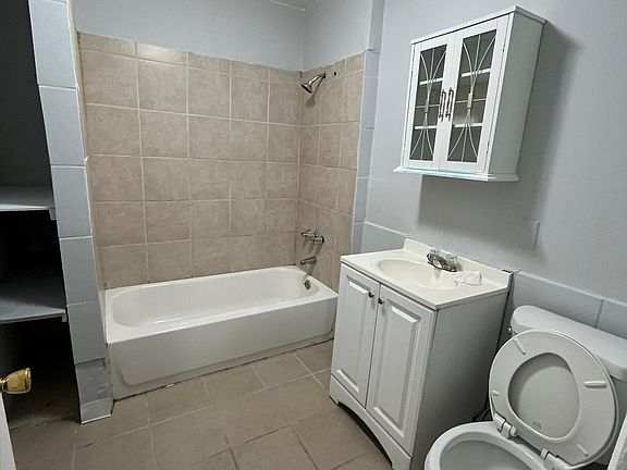 4th image of 358 North St APT 2