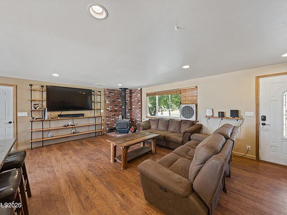 5th image of 1267 Esther Way
