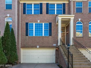 20660 Muddy Harbour Sq, Sterling, VA 20165