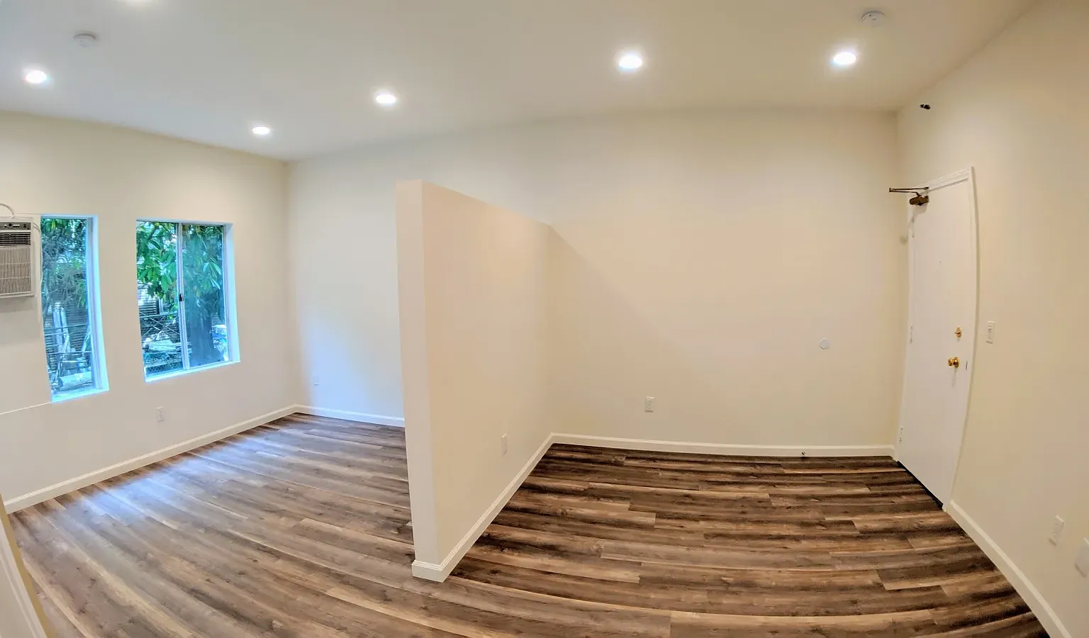 841 W 23rd St — Photo 3
