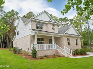 325 Tall Ships Ln, Hampstead, NC 28443