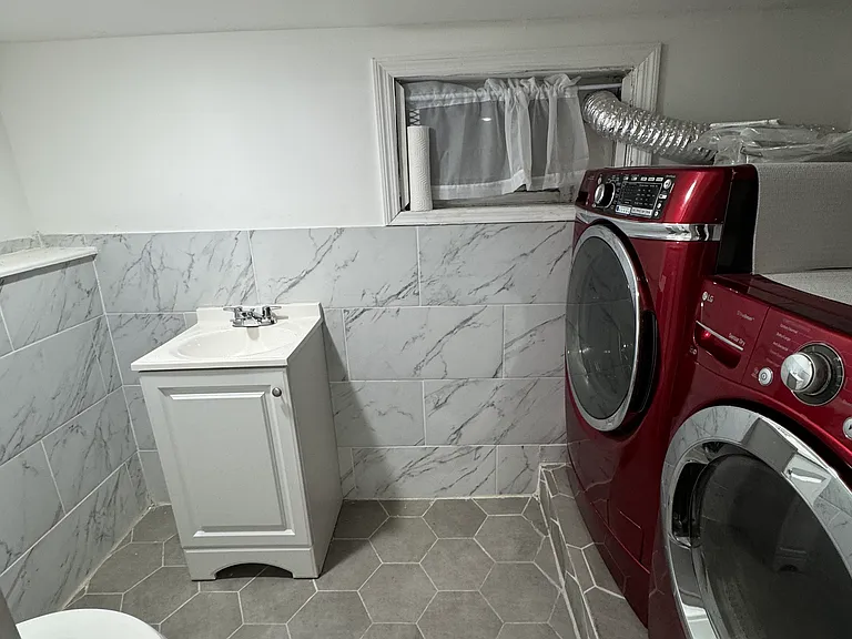 85 W 26th St #1 — Photo 6
