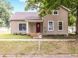 608 S Locust St, Delavan, IL 61734