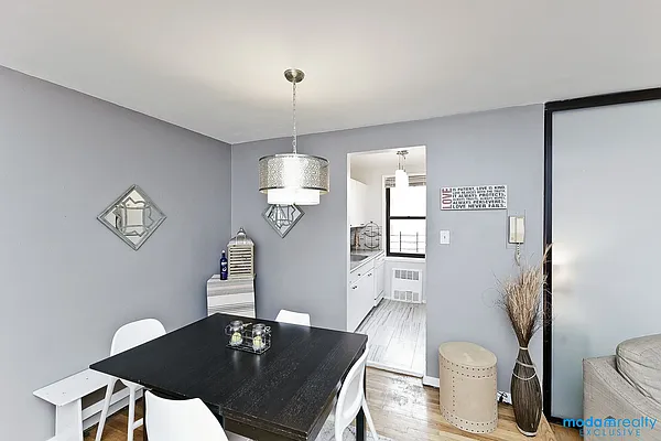 Sold by Moda Realty | media 3