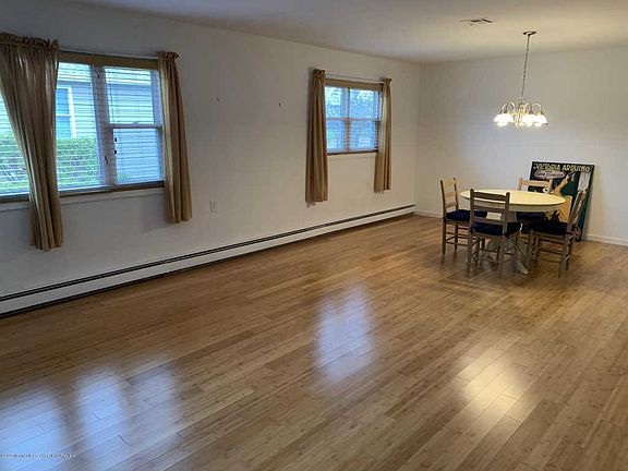 3rd image of 171 Port Royal Dr