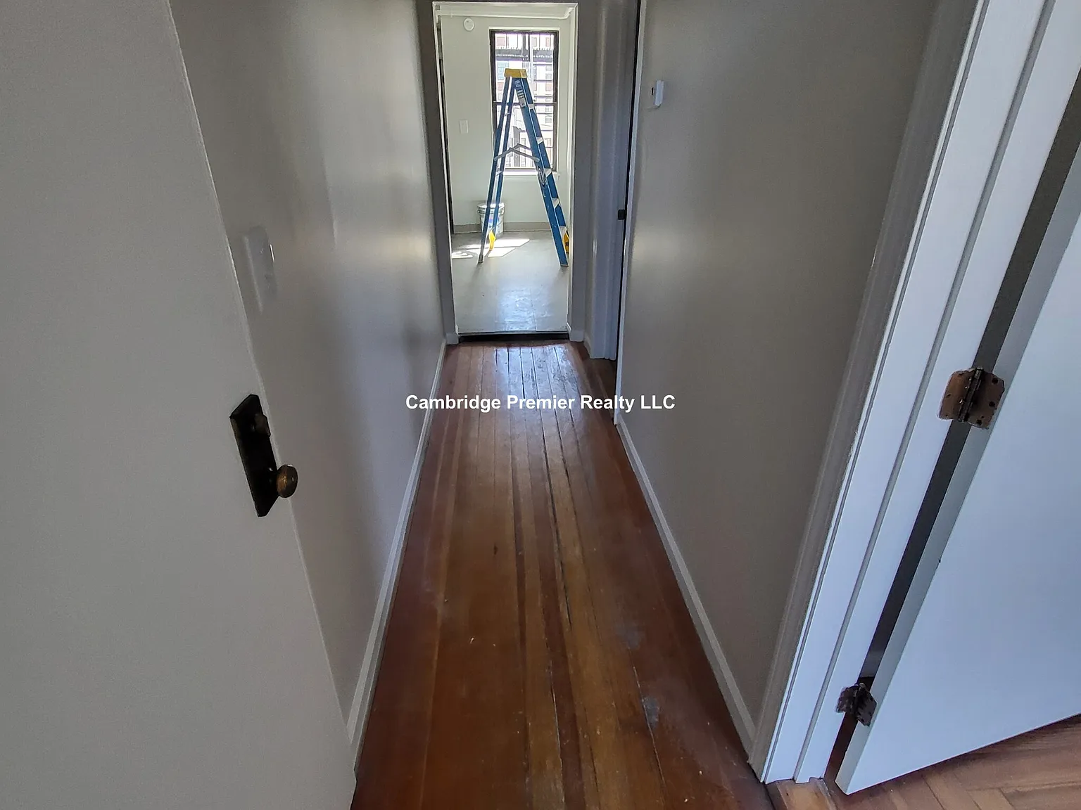 2 bed, 800 sqft, $3,244 — Photo 4