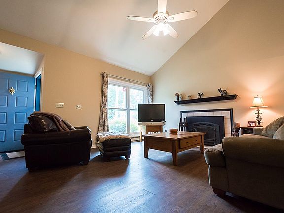 2nd image of 161 Arrow Wood Pl