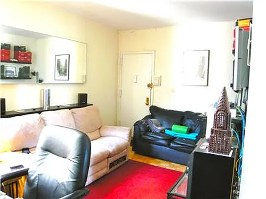 Rented by Veracity NYC LLC | media 12