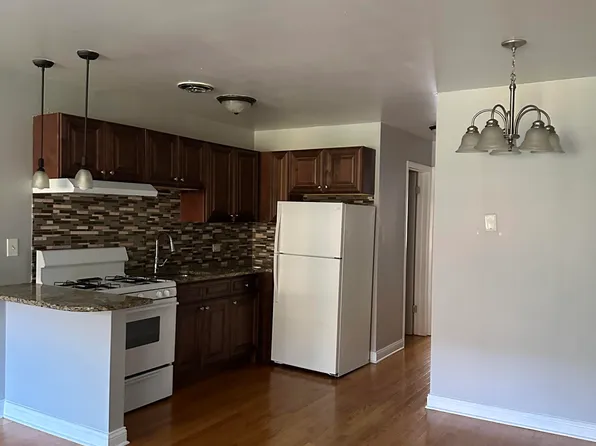8506-2 Waukegan Rd #8506-2, Morton Grove, IL 60053