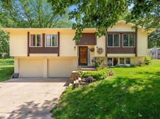 219 Redbud Ln, Council Bluffs, IA 51503