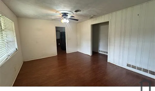 3 bed, 1700 sqft, $1,995 — Photo 3