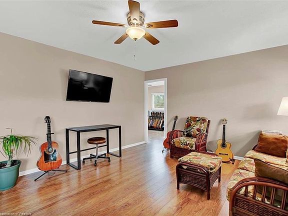 4th image of 2113 Lakeview Dr Unit 1-C