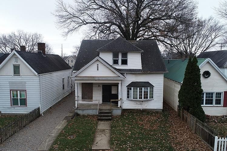 1st image of 205 E Maryland St