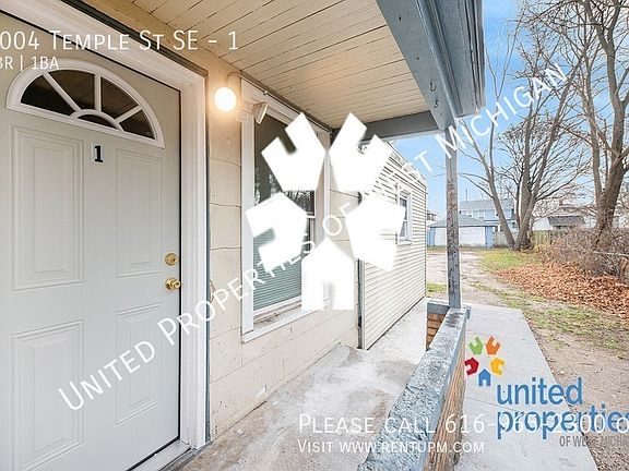 3rd image of 1004 Temple St SE #1