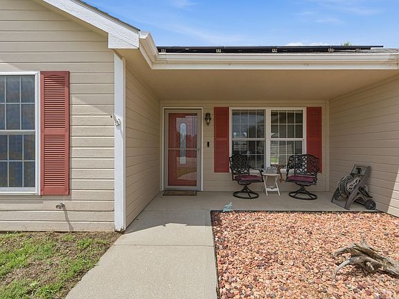 3rd image of 2718 Anderson Dr