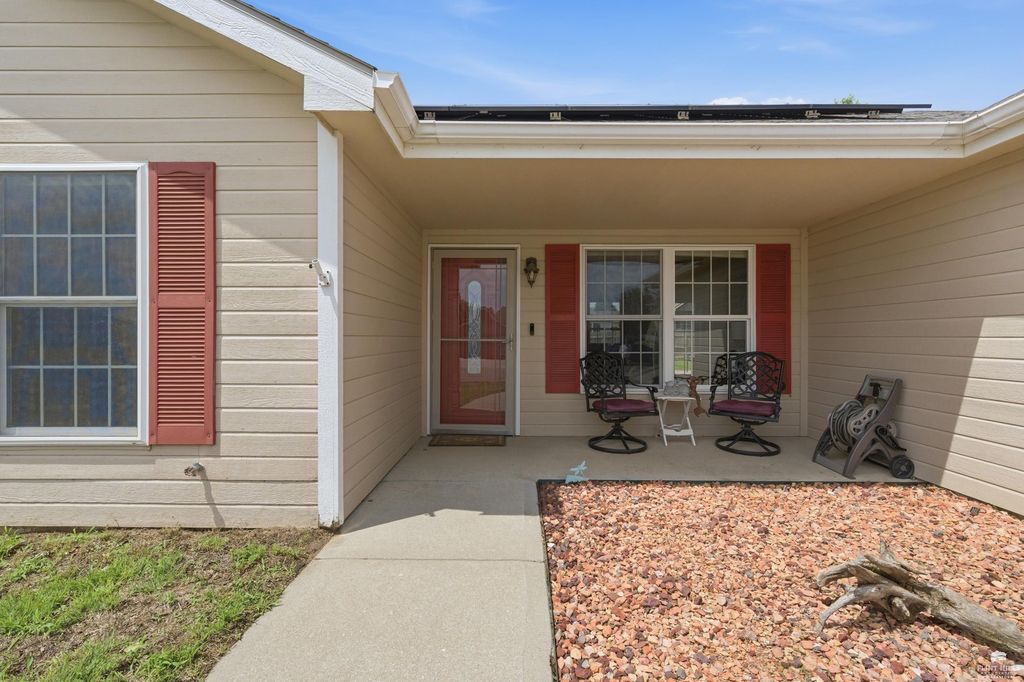 Apartment in Junction City, Geary - View 3