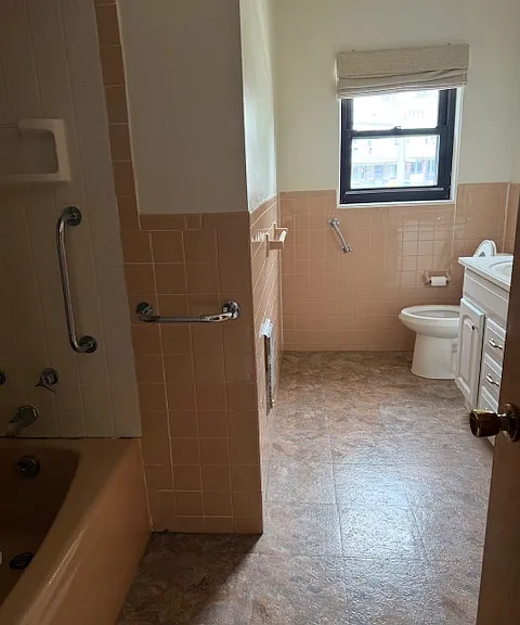 175 N Vine St #1E — Photo 9