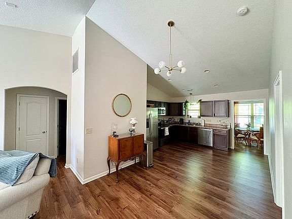 4th image of 108 Belspring Ln