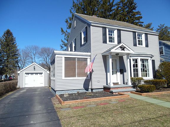 4th image of 23 Wilson Ave