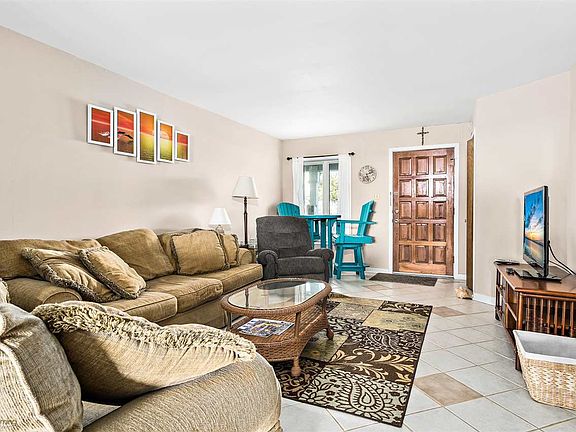 3rd image of 300 Landis Ave APT 3