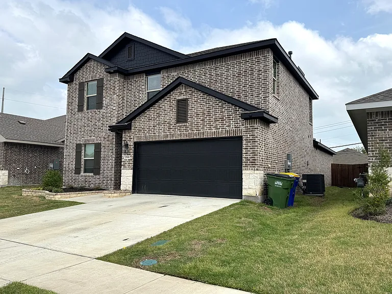 2518 Tahoe Dr — Photo 2