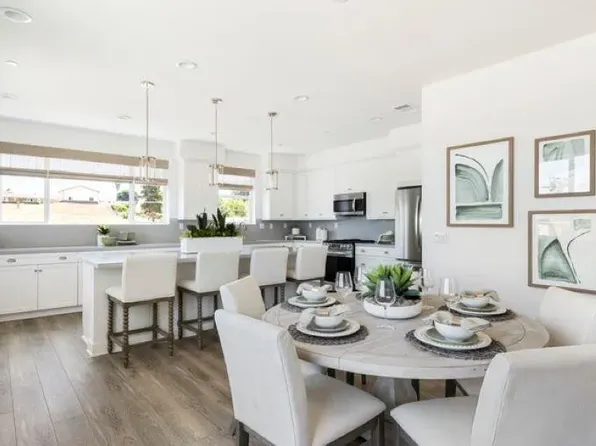 2220 S Ava Gln #906, Escondido, CA 92025