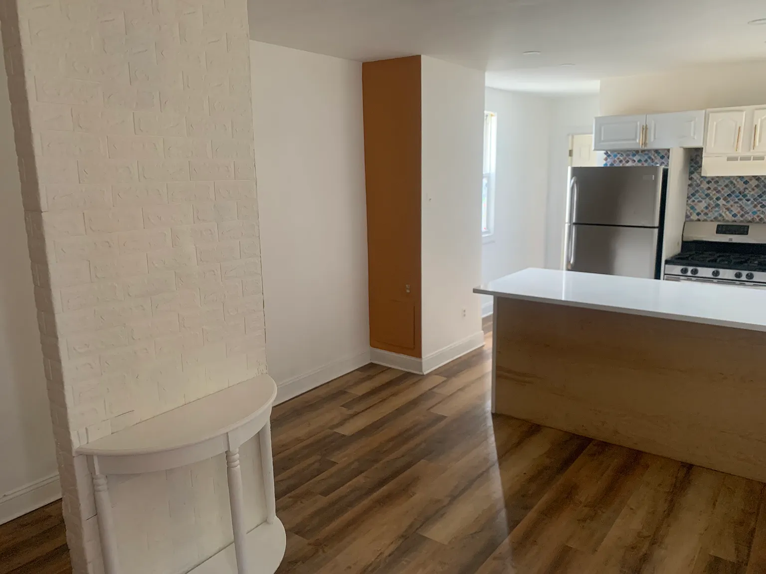 1 bed, 400 sqft, $1,015 — Photo 4