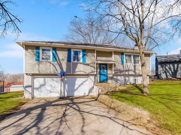 5908 Hauser Dr, Shawnee, KS 66216