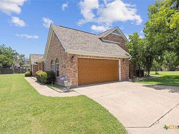 3rd image of 3912 Chisholm Trl