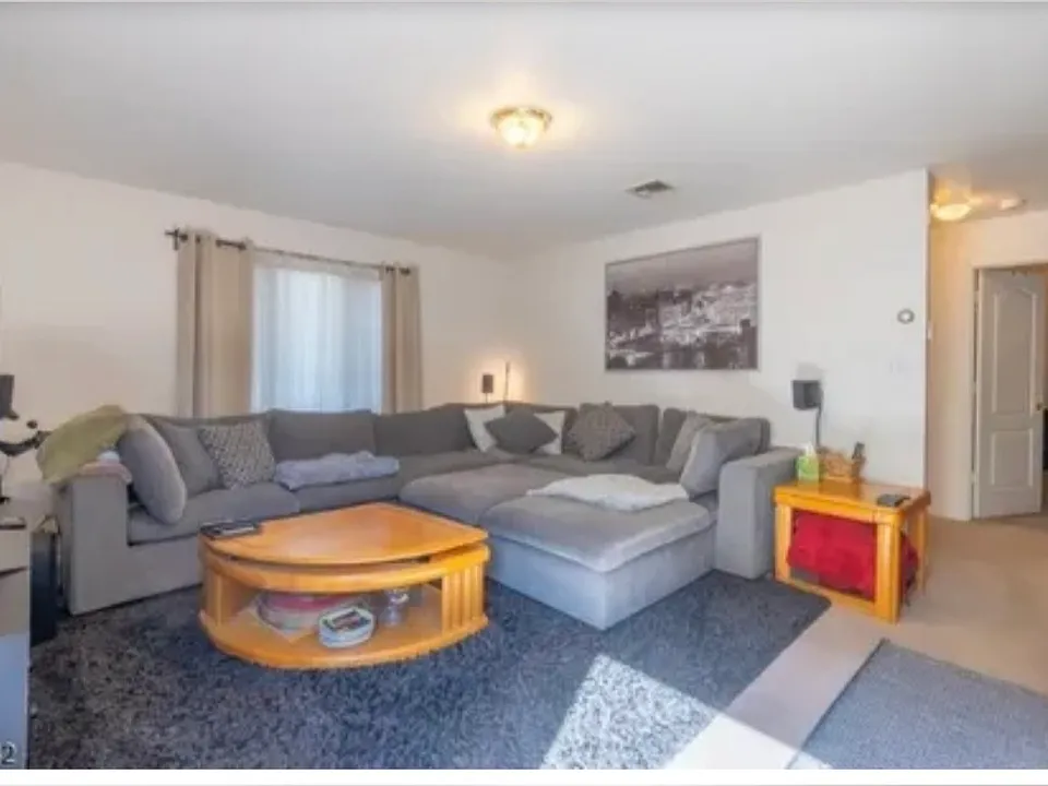10 Livi Ct