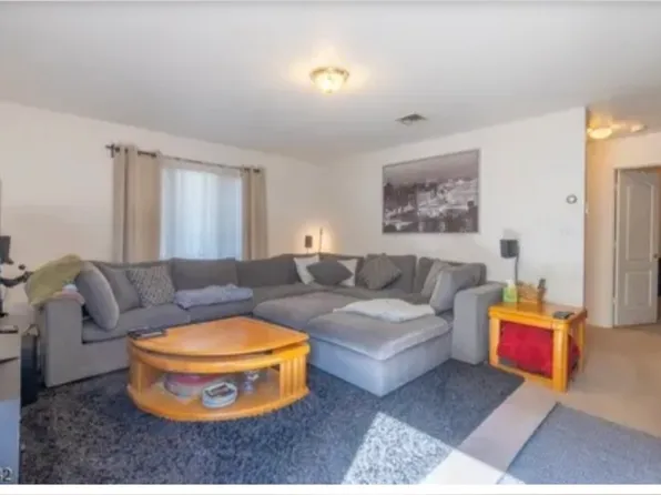 10 Livi Ct, Elmwood Park, NJ 07407