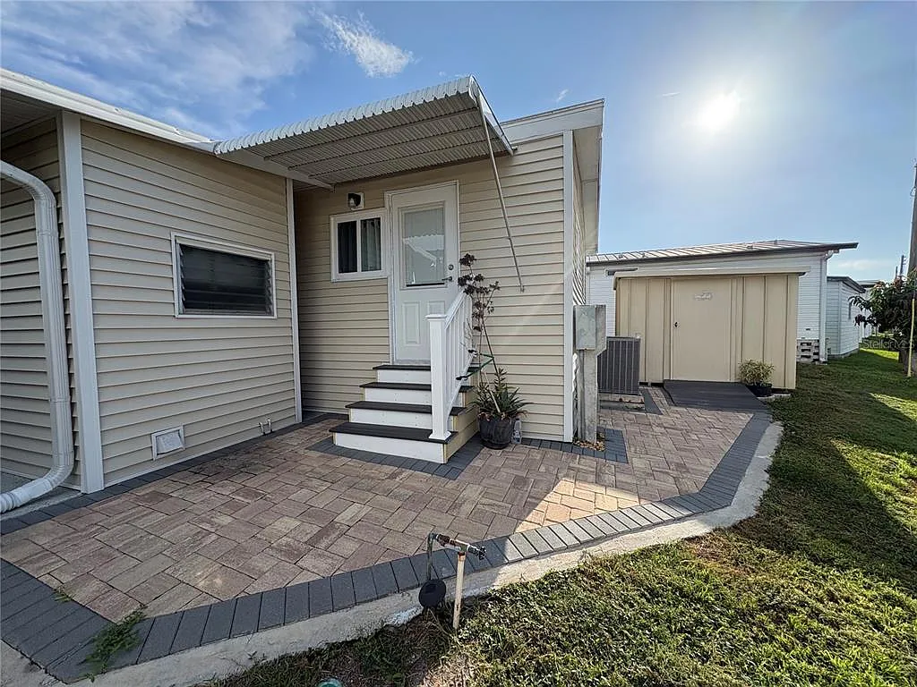 2 bed, 1.5 bath, 840 sqft, $1,500 — Photo 3