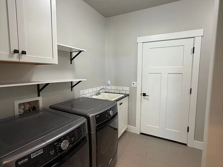 189 Mata Rd — Photo 25