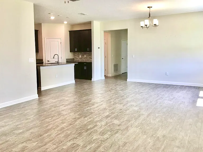 4624 Fairy Tale Cir — Photo 4
