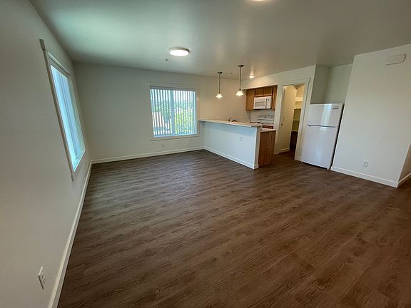 2nd image of 609 N Water St #401