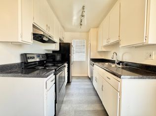3555 San Marino St APT 206, Los Angeles, CA 90019