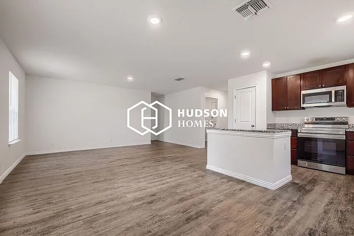 1137 Spruce St — Photo 6