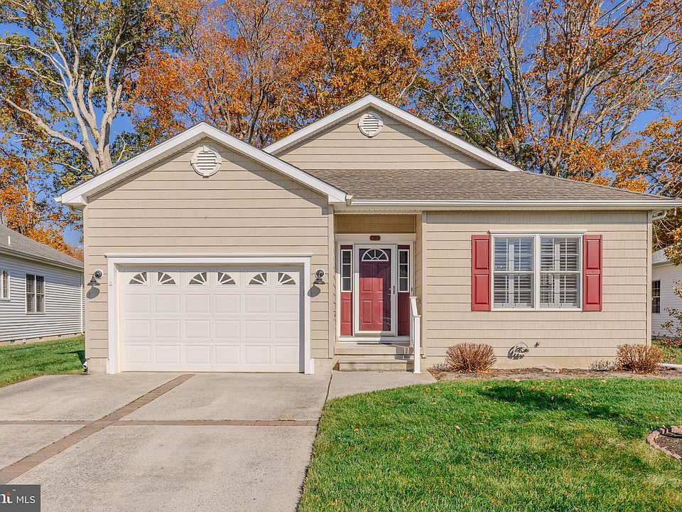 1st image of 62 Wynndemere Ct