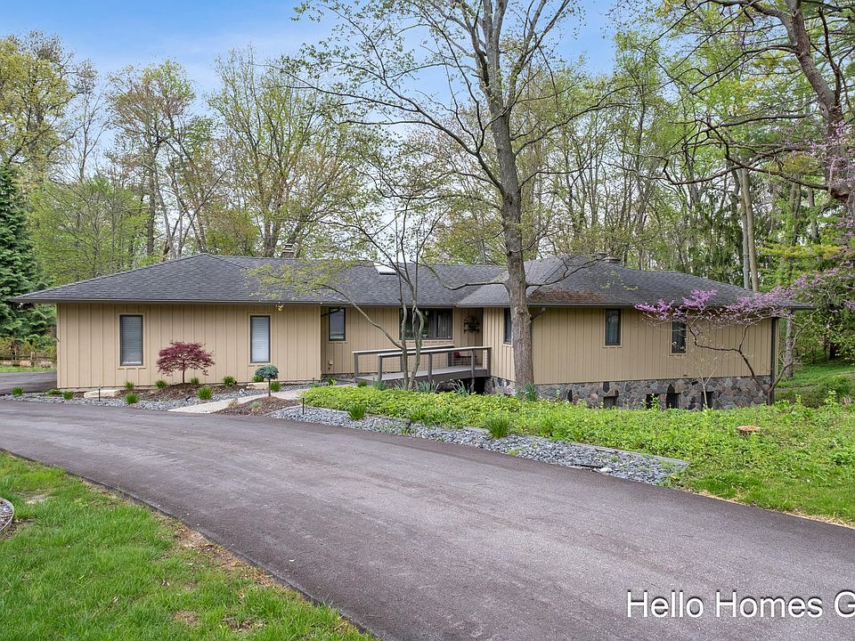 1st image of 1901 Forest Shores Dr SE